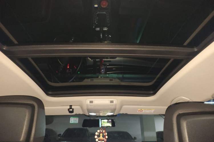 Used Volkswagen Magotan 2019 330TSI DSG Leading Model China VI Standard Headliner