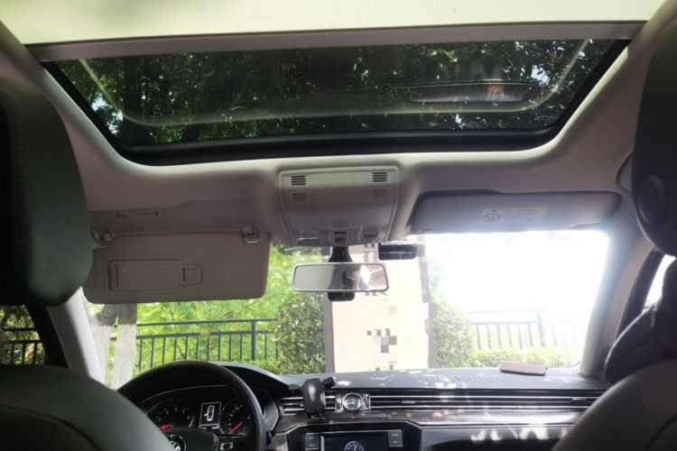 Used Volkswagen Magotan 2019 330TSI DSG Leading Model China VI Standard Headliner