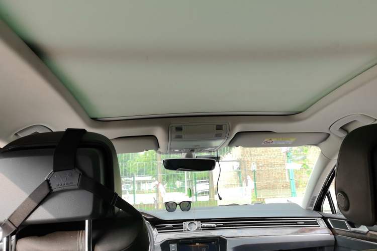Used Volkswagen Magotan 2019 330TSI DSG Luxury Model China V Standard Headliner