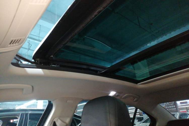 Used Volkswagen Magotan 2019 330TSI DSG Luxury Model China V Standard Headliner