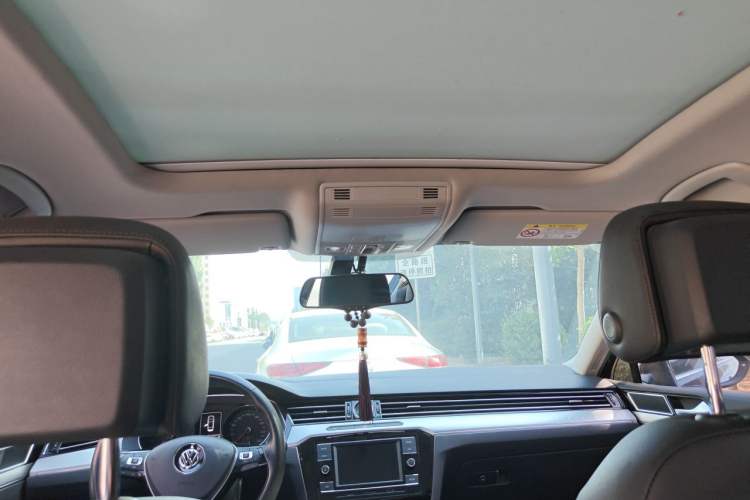 Used Volkswagen Magotan 2019 330TSI DSG Leading Model China VI Standard Headliner