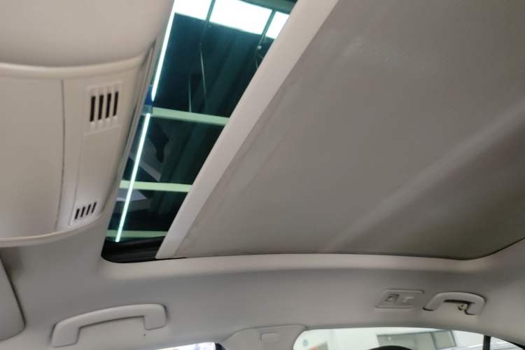 Used Volkswagen Magotan 2019 330TSI DSG Leading Model China VI Standard Headliner