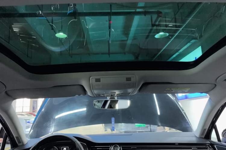 Used Volkswagen Magotan 2019 330TSI DSG Luxury Version China VI Standard Headliner