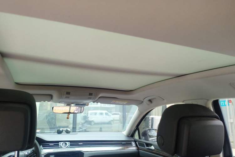 Used Volkswagen Magotan 2019 330TSI DSG Leading Model China VI Standard Headliner
