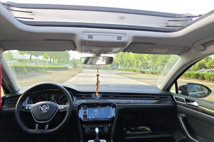Used Volkswagen Magotan 2019 330TSI DSG Luxury Model China V Standard Headliner