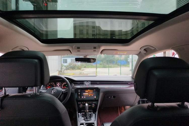 Used Volkswagen Magotan 2019 330TSI DSG Luxury Model China V Standard Headliner