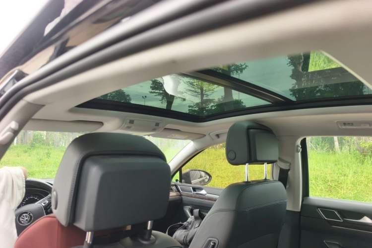 Used Volkswagen Magotan 2019 330TSI DSG Luxury Version China VI Standard Headliner