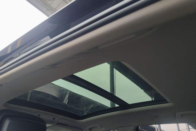 Used Volkswagen Magotan 2019 330TSI DSG Leading Model China VI Standard Headliner