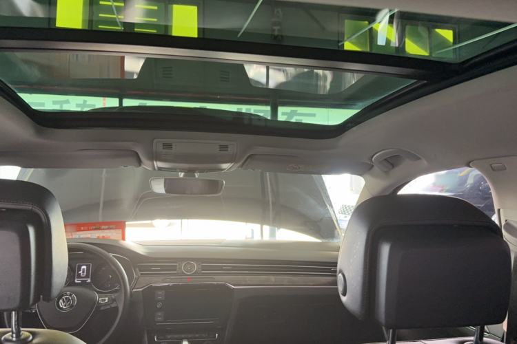 Used Volkswagen Magotan 2019 330TSI DSG Luxury Model China V Standard Headliner