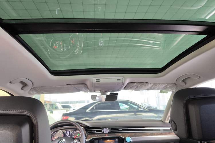 Used Volkswagen Magotan 2019 330TSI DSG Luxury Version China VI Standard Headliner