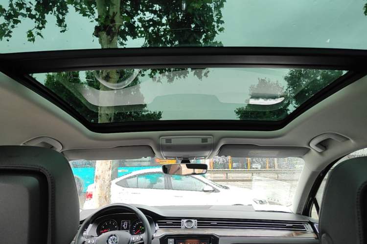 Used Volkswagen Magotan 2019 330TSI DSG Luxury Version China VI Standard Headliner