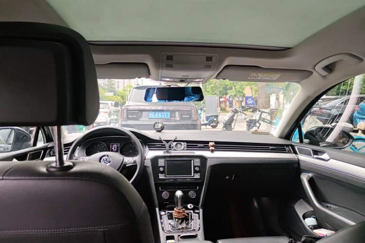 Used Volkswagen Magotan 2019 280TSI DSG Leading Model China VI Standard Headliner