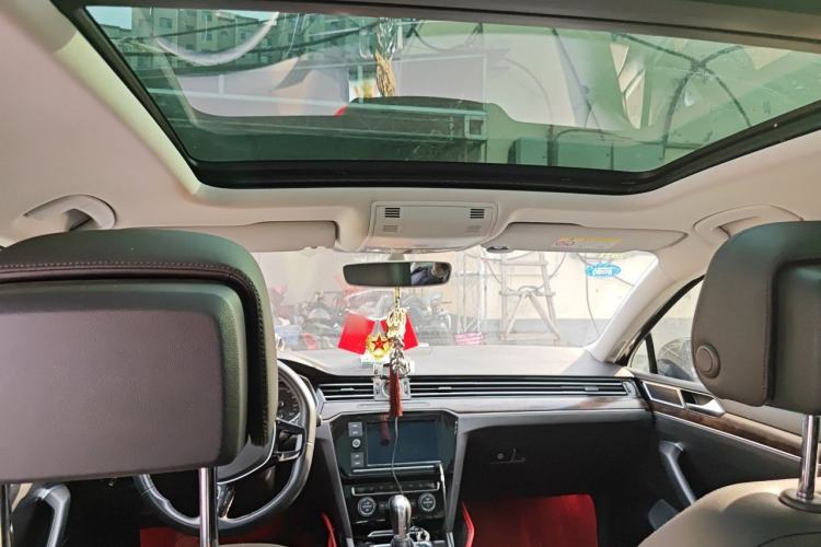 Used Volkswagen Magotan 2019 330TSI DSG Luxury Version China VI Standard Headliner