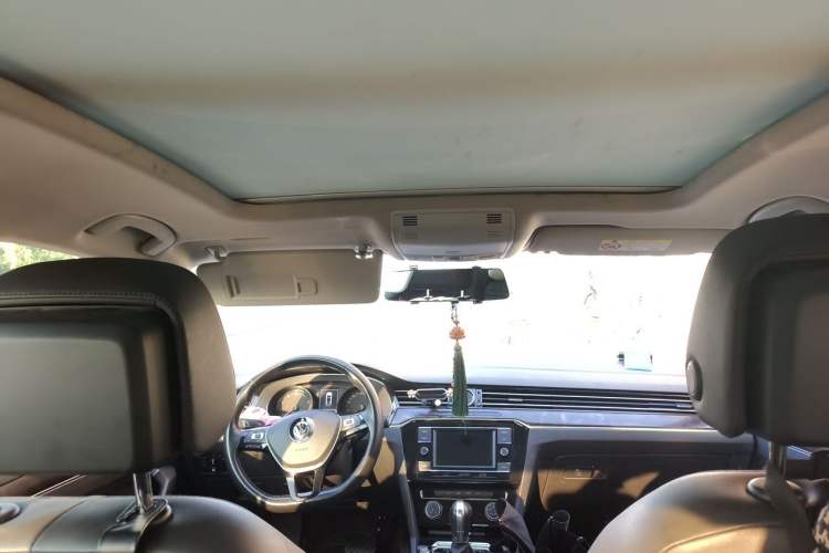 Used Volkswagen Magotan 2019 330TSI DSG Leading Model China VI Standard Headliner