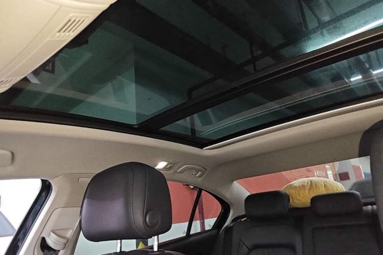 Used Volkswagen Magotan 2019 330TSI DSG Luxury Version China VI Standard Headliner