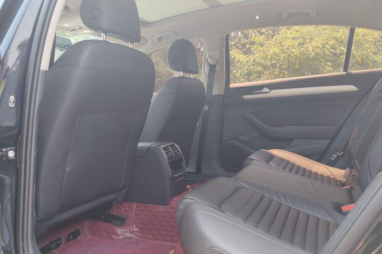 Used Volkswagen Magotan 2019 280TSI DSG Comfort Model China VI Standard Headliner