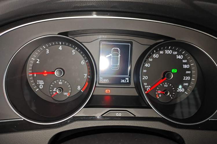 Used Volkswagen Magotan 2019 330TSI DSG Luxury Version China VI Standard Instrument Cluster