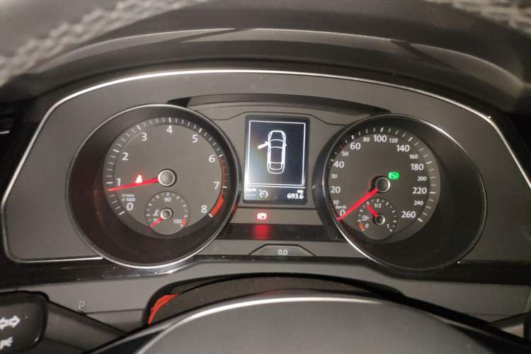 Used Volkswagen Magotan 2019 330TSI DSG Leading Edition China V Standard Instrument Cluster