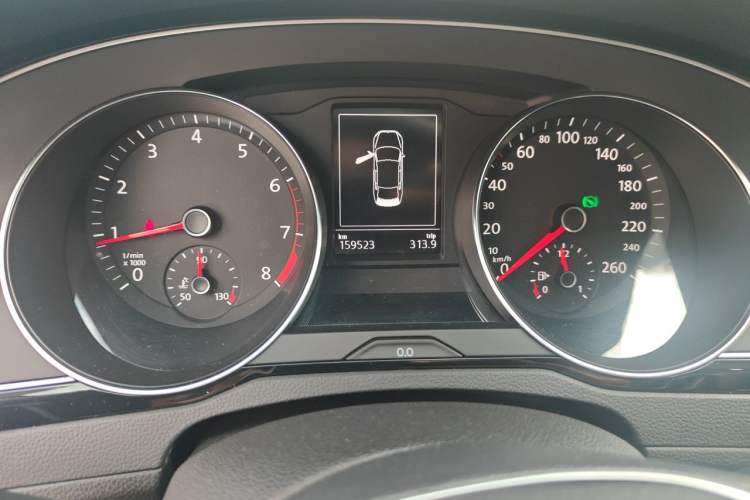 Used Volkswagen Magotan 2019 330TSI DSG Luxury Version China VI Standard Instrument Cluster