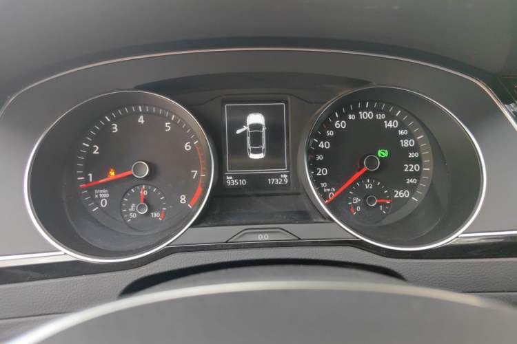 Used Volkswagen Magotan 2019 330TSI DSG Luxury Version China VI Standard Instrument Cluster