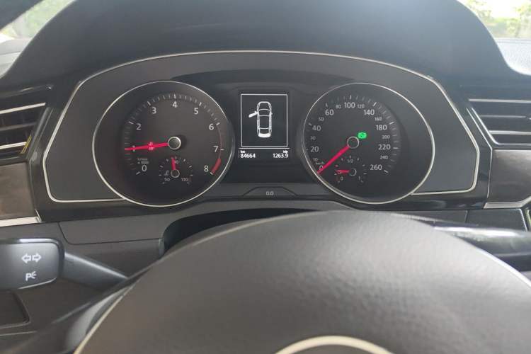 Used Volkswagen Magotan 2019 330TSI DSG Luxury Model China V Standard Instrument Cluster