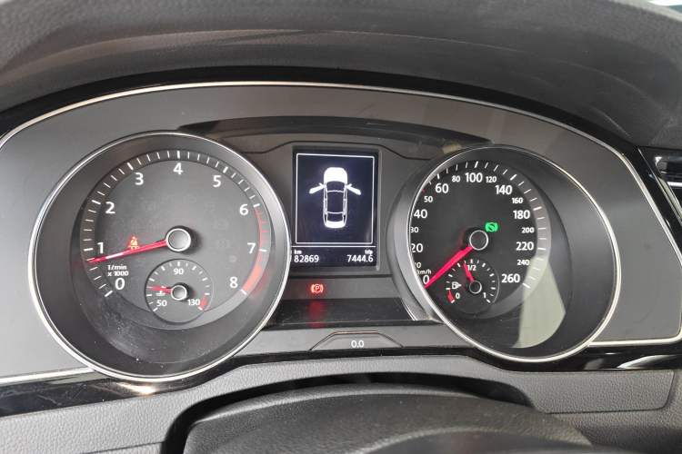 Used Volkswagen Magotan 2019 330TSI DSG Luxury Version China VI Standard Instrument Cluster