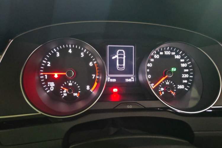 Used Volkswagen Magotan 2019 330TSI DSG Luxury Version China VI Standard Instrument Cluster
