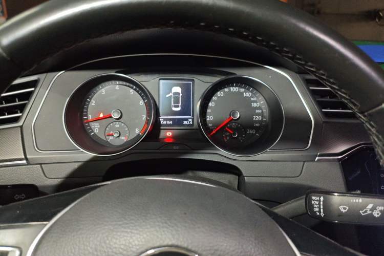Used Volkswagen Magotan 2019 280TSI DSG Comfort Model China VI Standard Instrument Cluster