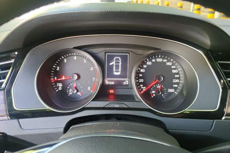 Used Volkswagen Magotan 2019 330TSI DSG Leading Model China VI Standard Instrument Cluster