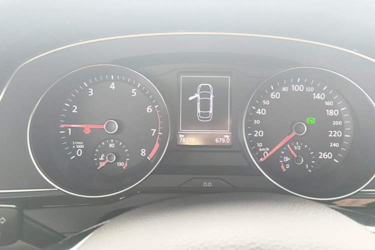 Used Volkswagen Magotan 2019 330TSI DSG Leading Model China VI Standard Instrument Cluster