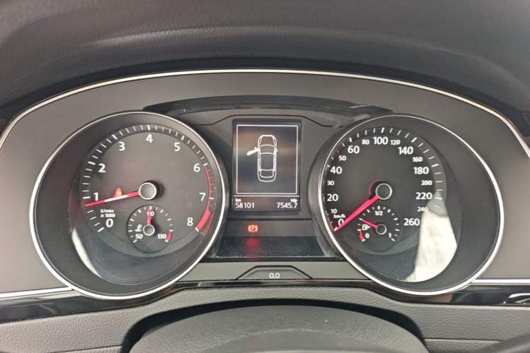 Used Volkswagen Magotan 2019 330TSI DSG Luxury Version China VI Standard Instrument Cluster