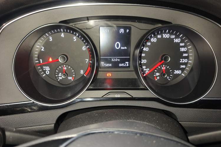 Used Volkswagen Magotan 2019 330TSI DSG Leading Model China VI Standard Instrument Cluster