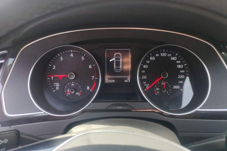 Used Volkswagen Magotan 2019 330TSI DSG Luxury Version China VI Standard Instrument Cluster