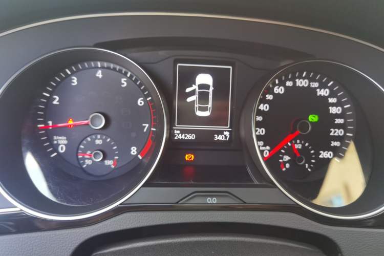 Used Volkswagen Magotan 2019 330TSI DSG Leading Model China VI Standard Instrument Cluster