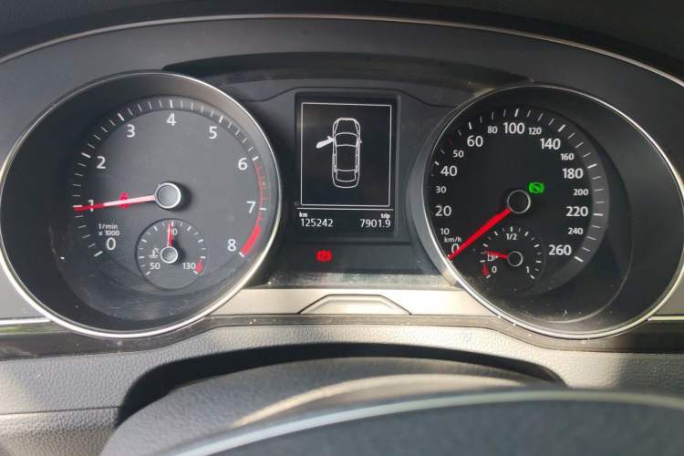 Used Volkswagen Magotan 2019 330TSI DSG Leading Edition China V Standard Instrument Cluster