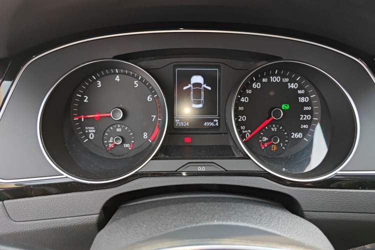 Used Volkswagen Magotan 2019 330TSI DSG Luxury Version China VI Standard Instrument Cluster