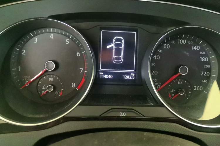 Used Volkswagen Magotan 2019 330TSI DSG Leading Model China VI Standard Instrument Cluster
