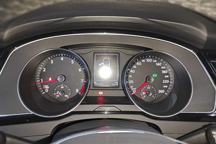 Used Volkswagen Magotan 2019 330TSI DSG Luxury Version China VI Standard Instrument Cluster