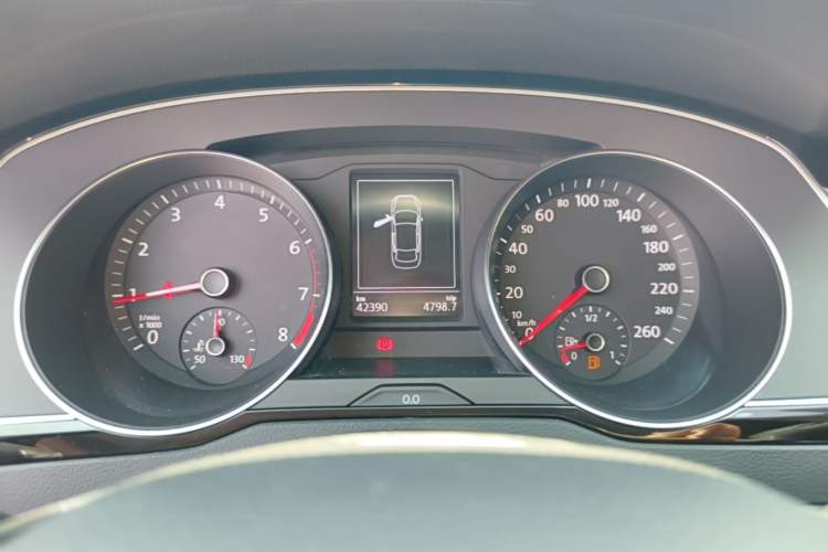 Used Volkswagen Magotan 2019 330TSI DSG Leading Model China VI Standard Instrument Cluster