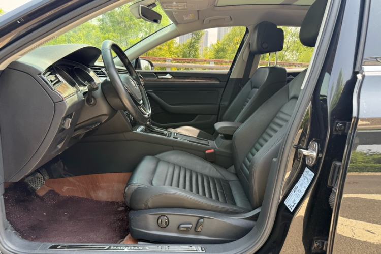 Used Volkswagen Magotan 2019 380TSI DSG Luxury Model China V Standard Interior 1