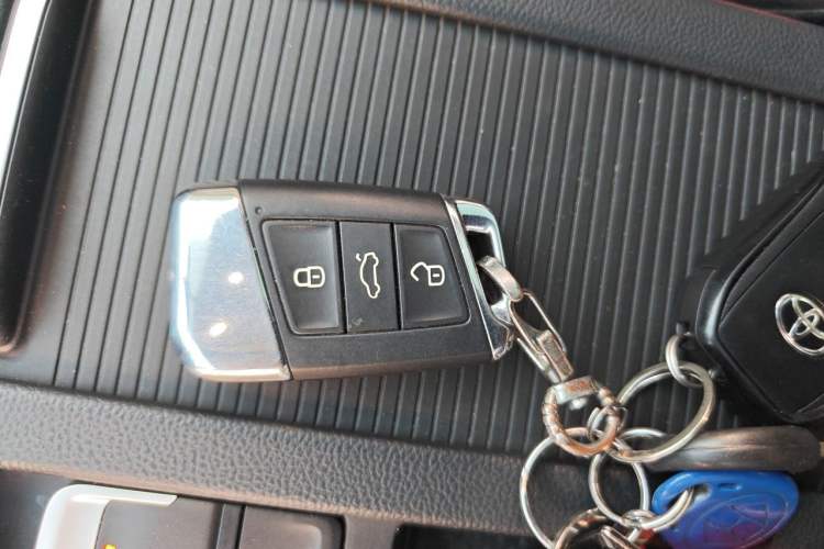 Used Volkswagen Magotan 2019 330TSI DSG Leading Model China VI Standard Interior 1