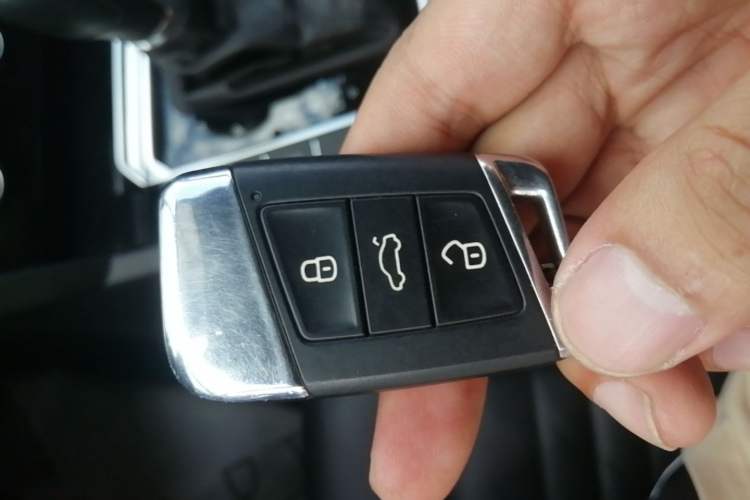 Used Volkswagen Magotan 2019 280TSI DSG Leading Model China VI Standard Interior 1