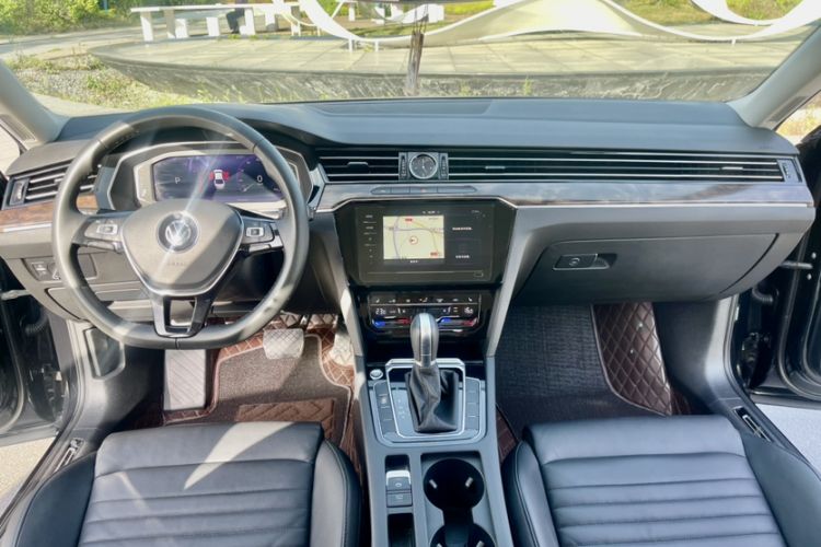 Used Volkswagen Magotan 2019 380TSI DSG Luxury Model China V Standard Interior 1