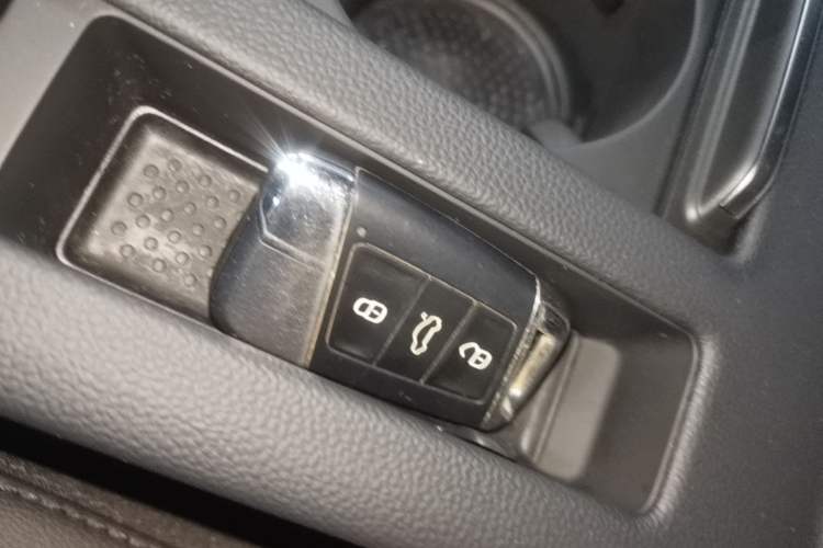 Used Volkswagen Magotan 2019 330TSI DSG Leading Edition China V Standard Interior 1