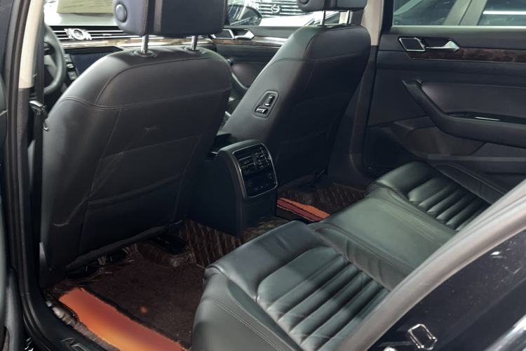 Used Volkswagen Magotan 2019 330TSI DSG Luxury Model China V Standard Interior 1