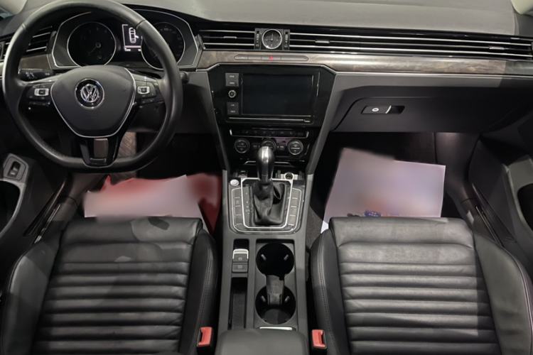 Used Volkswagen Magotan 2019 330TSI DSG Luxury Model China V Standard Interior 1