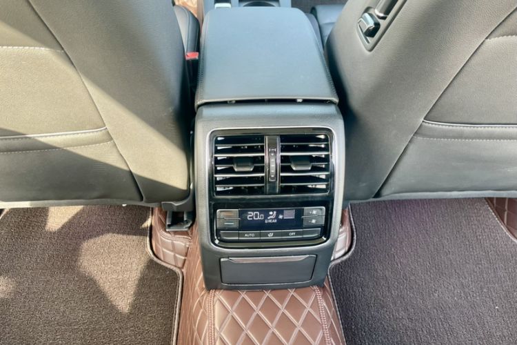 Used Volkswagen Magotan 2019 380TSI DSG Luxury Model China V Standard Interior 10