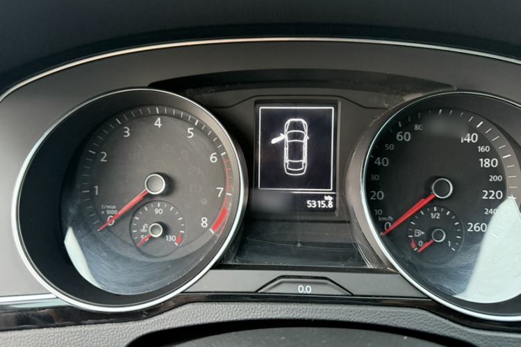 Used Volkswagen Magotan 2019 330TSI DSG Luxury Version China VI Standard Interior 12