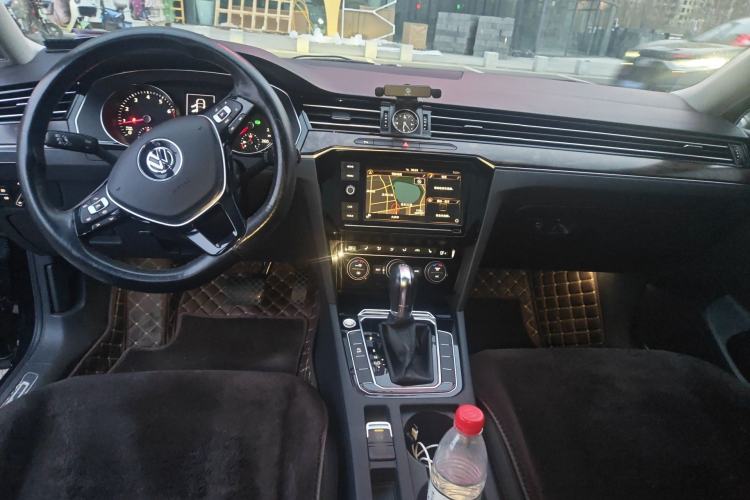 Used Volkswagen Magotan 2019 330TSI DSG Luxury Model China V Standard Interior 2