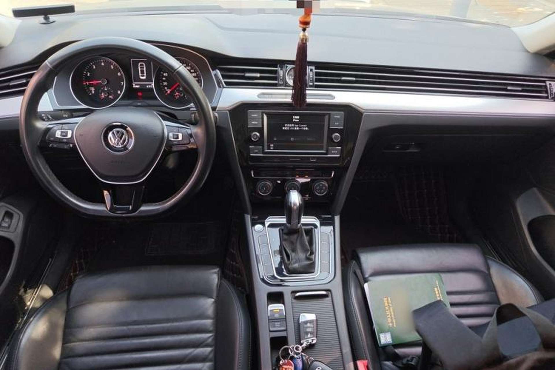 Used Volkswagen Magotan 2019 330TSI DSG Leading Model China VI Standard Interior 2